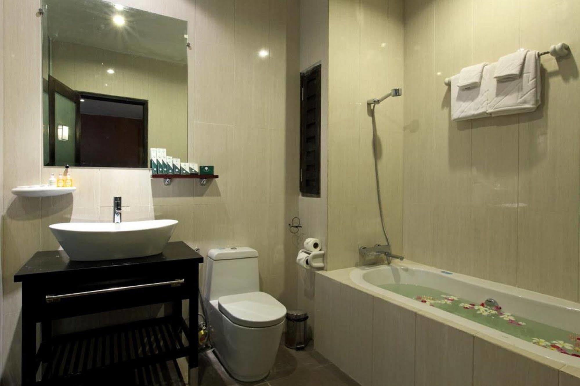 Hotel Max Nay Pyi Taw Naypyidaw Bagian luar foto