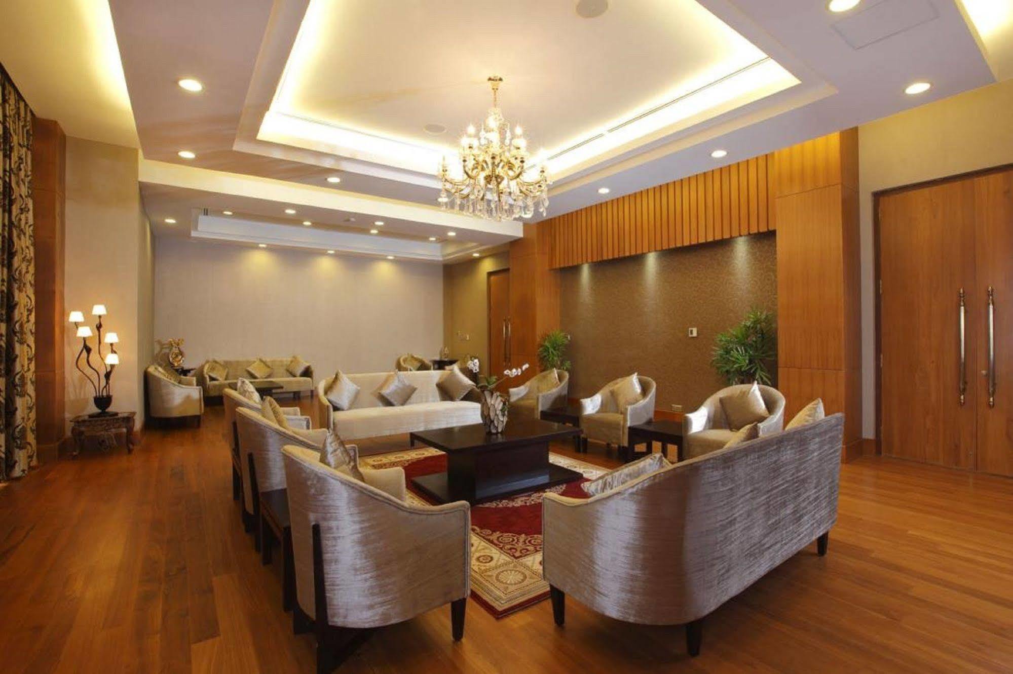 Hotel Max Nay Pyi Taw Naypyidaw Bagian luar foto